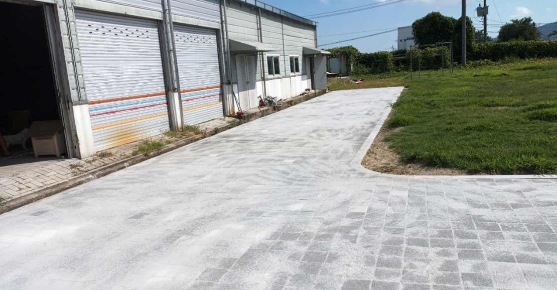 인조화강블록 포장 2(블럭포장후)1